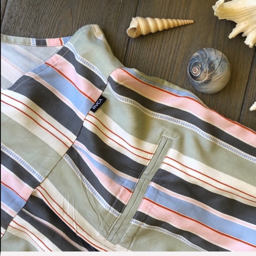 🌴🌼RVCA- STRIPED ROMPER🌼🌴 - Picture 11 of 11